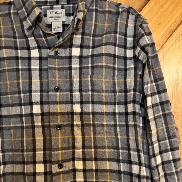 L.L. Bean Men’s Shirt Medium Flannel Slimfit Button Down - Picture 4 of 5